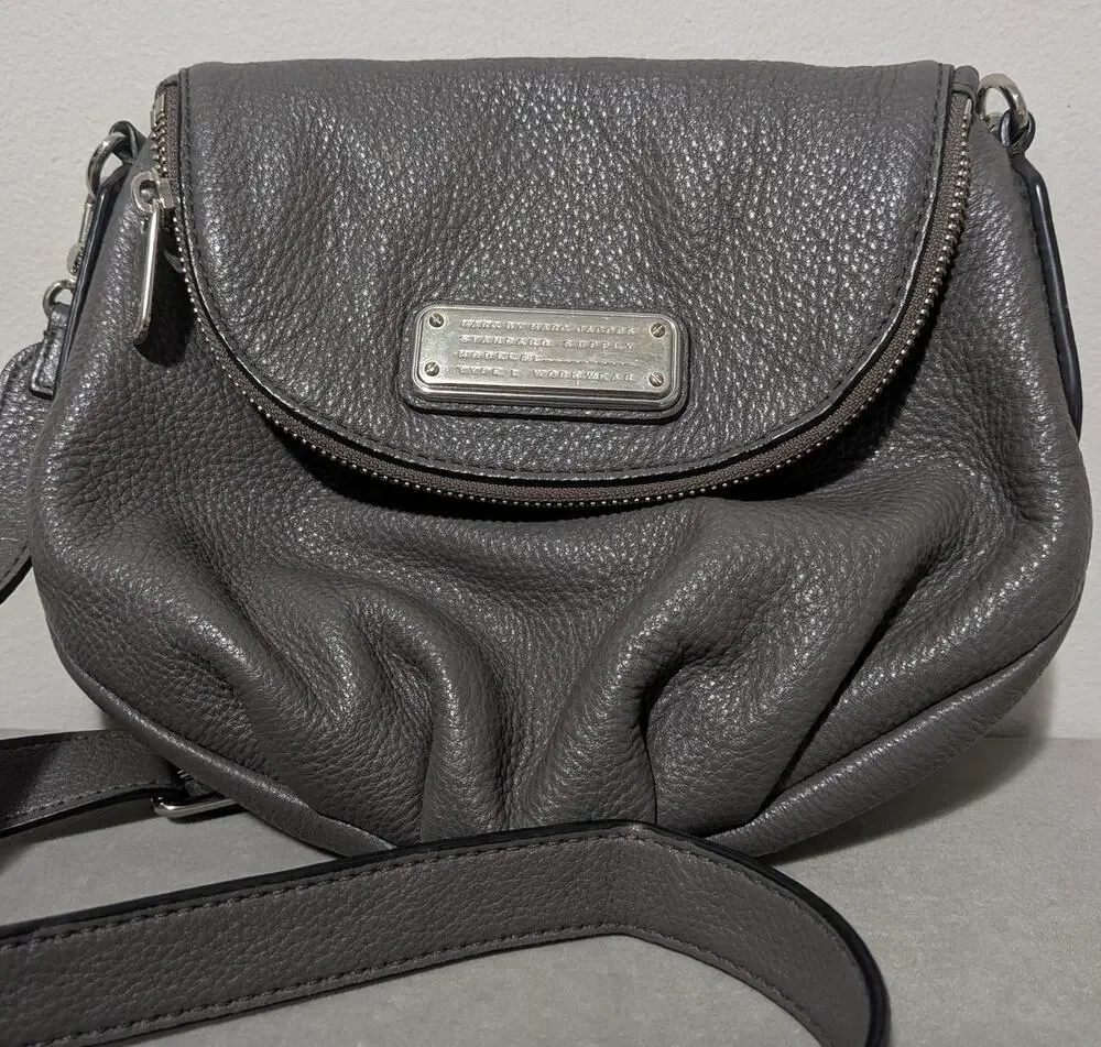 Marc by Marc Jacobs Classic Q Natasha Crossbody Bag Gray Pebbled Leather Y2K